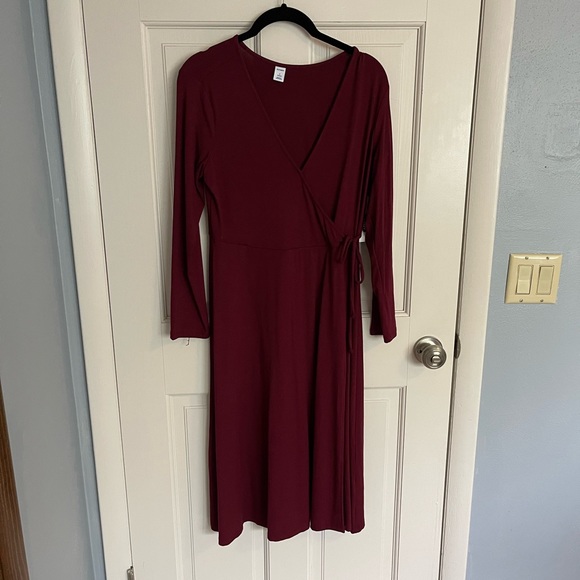 Old Navy Burgundy Wrap Dress - Picture 2 of 4